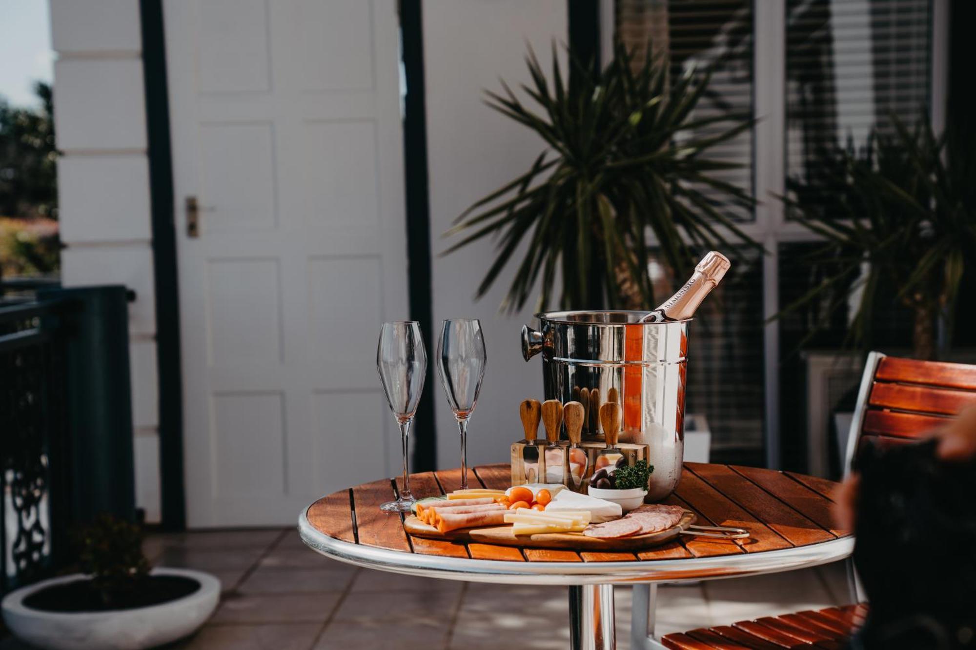 Pictures Guest House Boutique Hotel Oudtshoorn Buitenkant foto