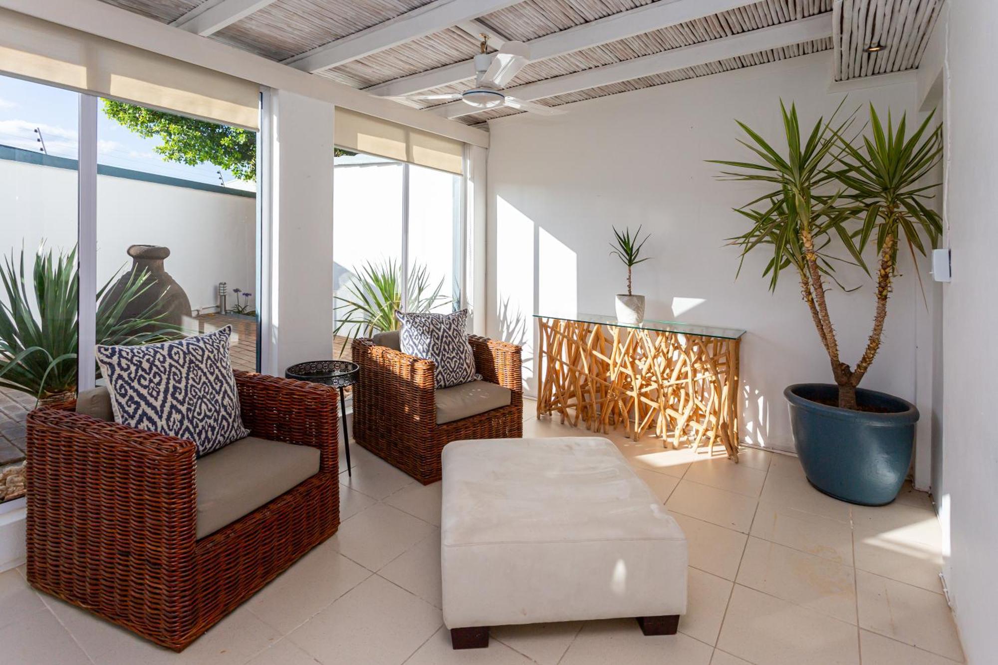 Pictures Guest House Boutique Hotel Oudtshoorn Buitenkant foto